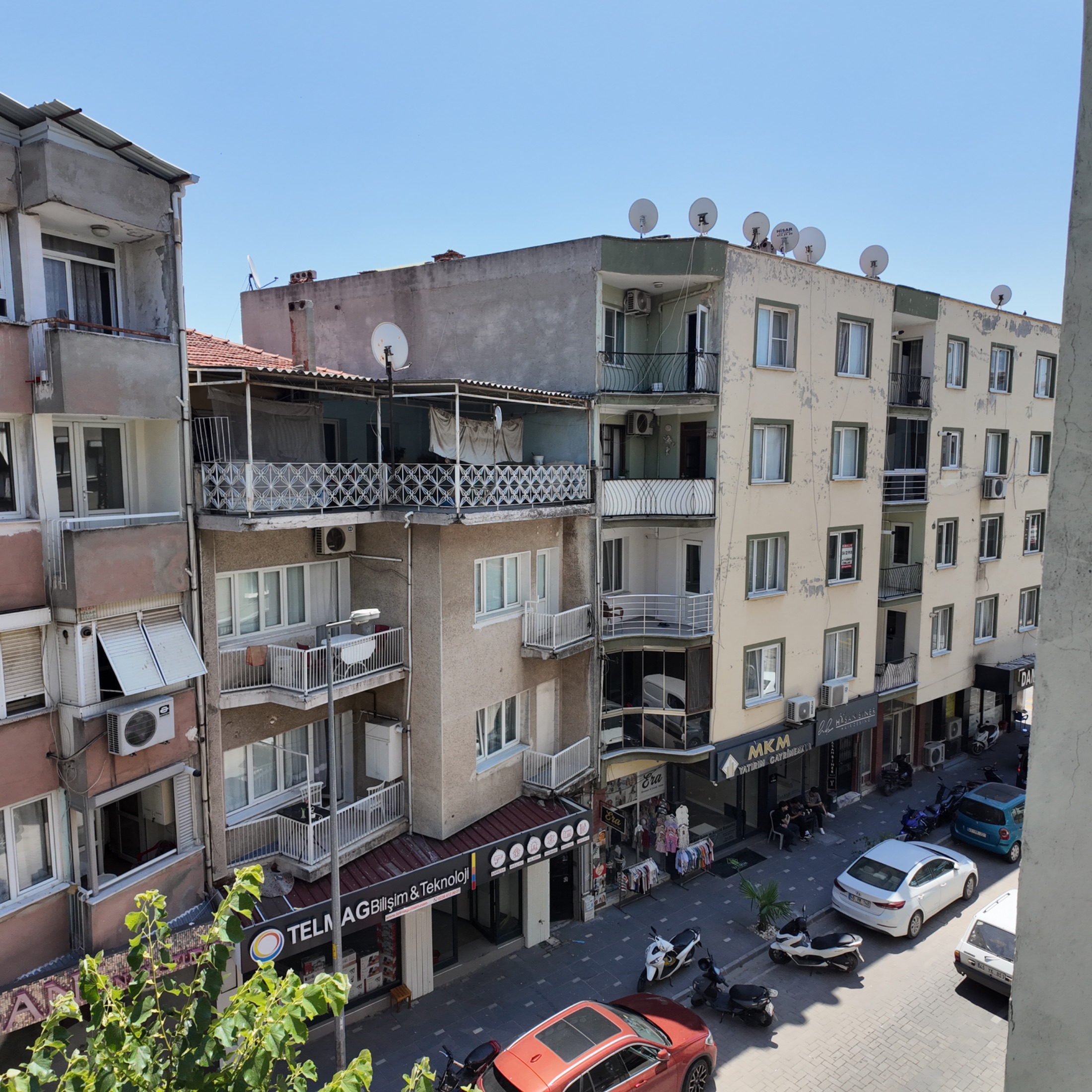 KETHÜDA MAHALLESİNDE BAKIMLI DOĞALGAZLI 125 M2 ARAKAT 3+1 DAİRE 9