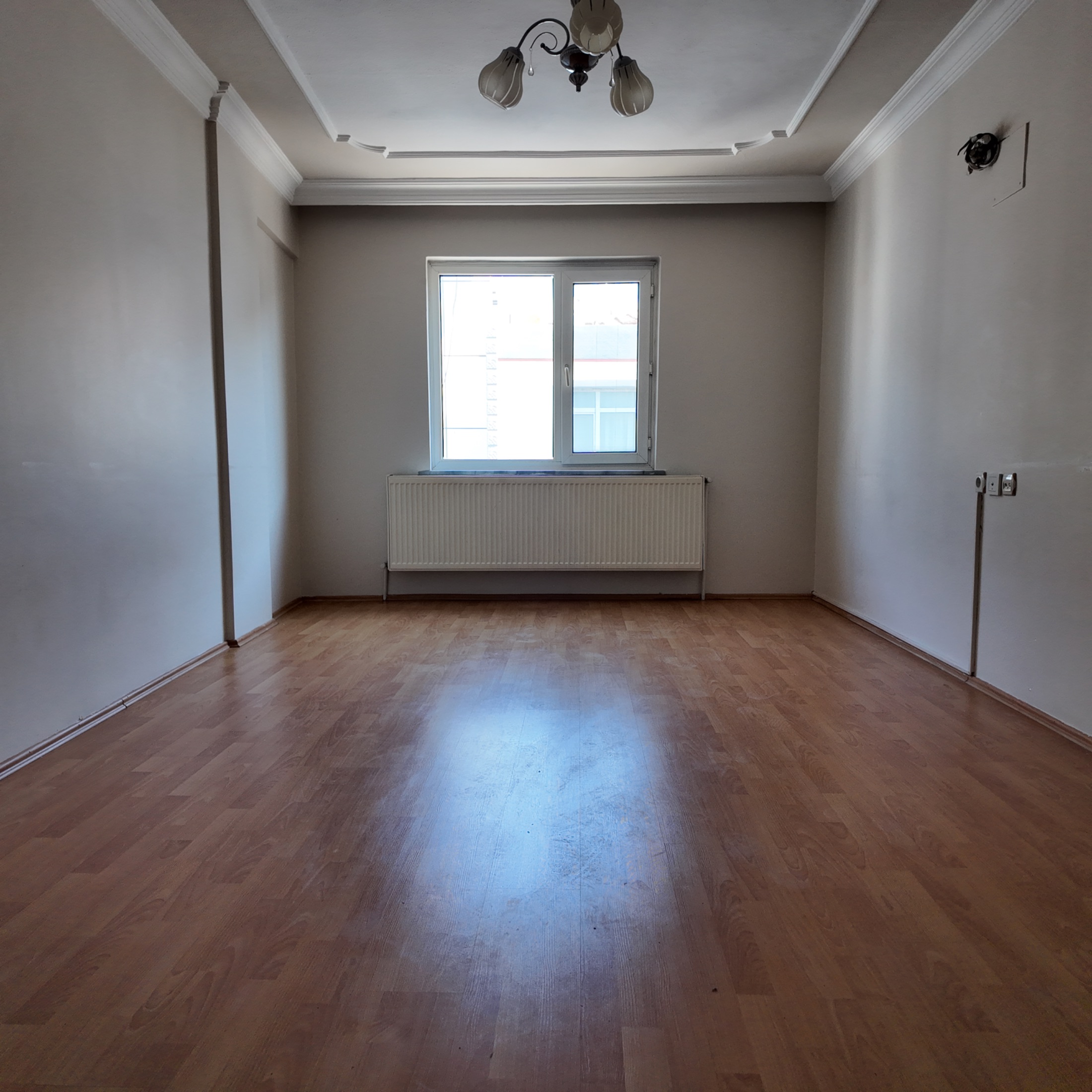 RAGIPBEY MERKEZİ KONUMDA 125 M2 BAKIMLI DOĞALGAZLI 3+1 DAİRE 8