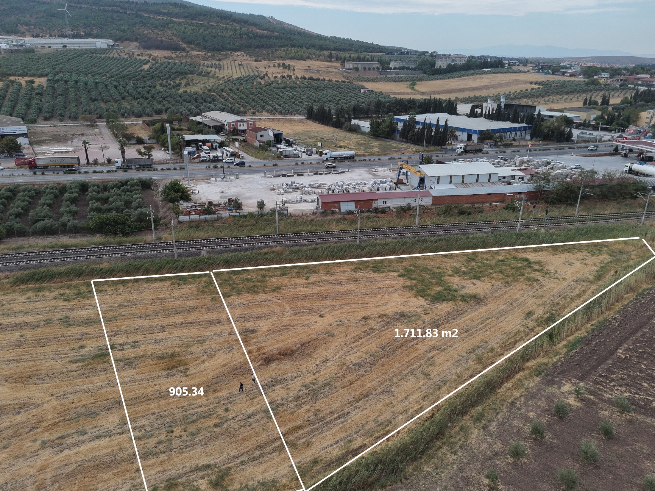 Kayalıoğlu Mahallesinde 2.617 m2 -2 Tapudan Oluşan Kupon Arazi 13