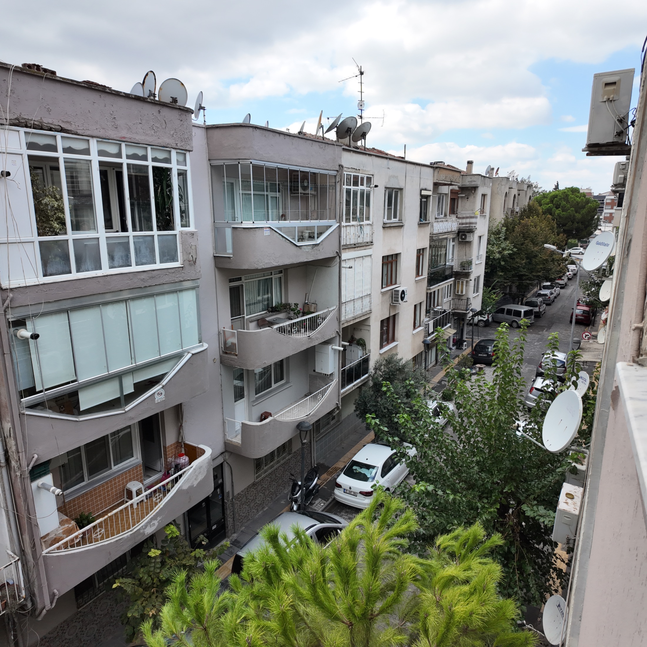 RAGIPBEY TAHİRÜN CADDESİ ARKA SOKAĞINDA 120 M2 3+1 BAKIMLI DAİRE 6