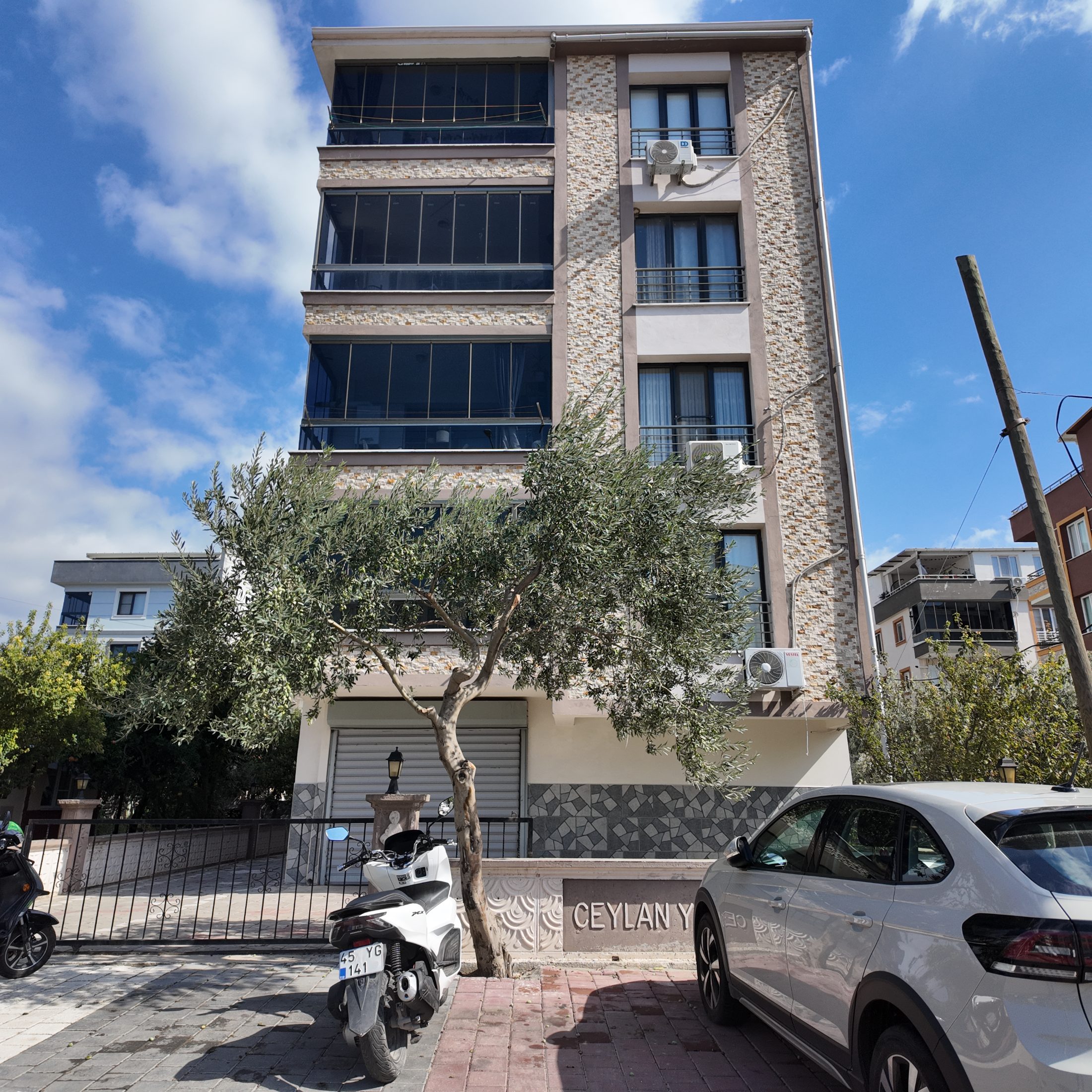 CUMHURİYET RİNG YOLUNDA 95 M2 2+1 BAKIMLI ASANSÖRLÜ DAİRE 21