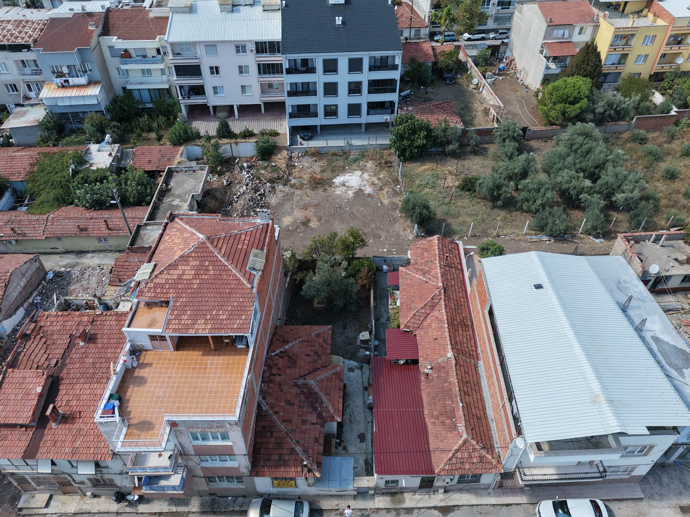 Atatürk Mahallesinde Müstakil Evli 175 m² 3 Kat İmarlı Arsa