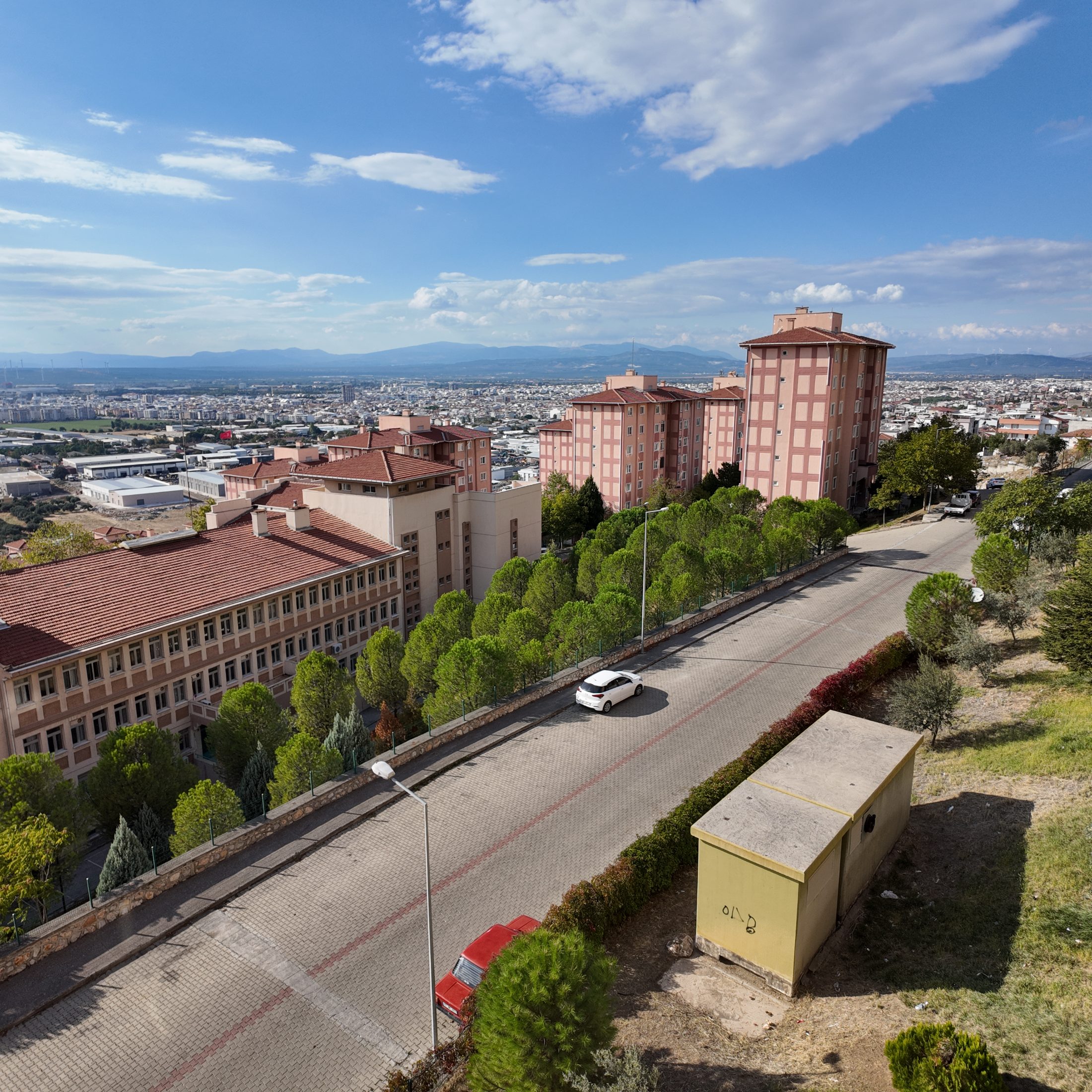 TOKİ KONUTLARI SEVİLEN BLOKTA SATILIK 130 M2 3+1 ARAKAT DAİRE 7