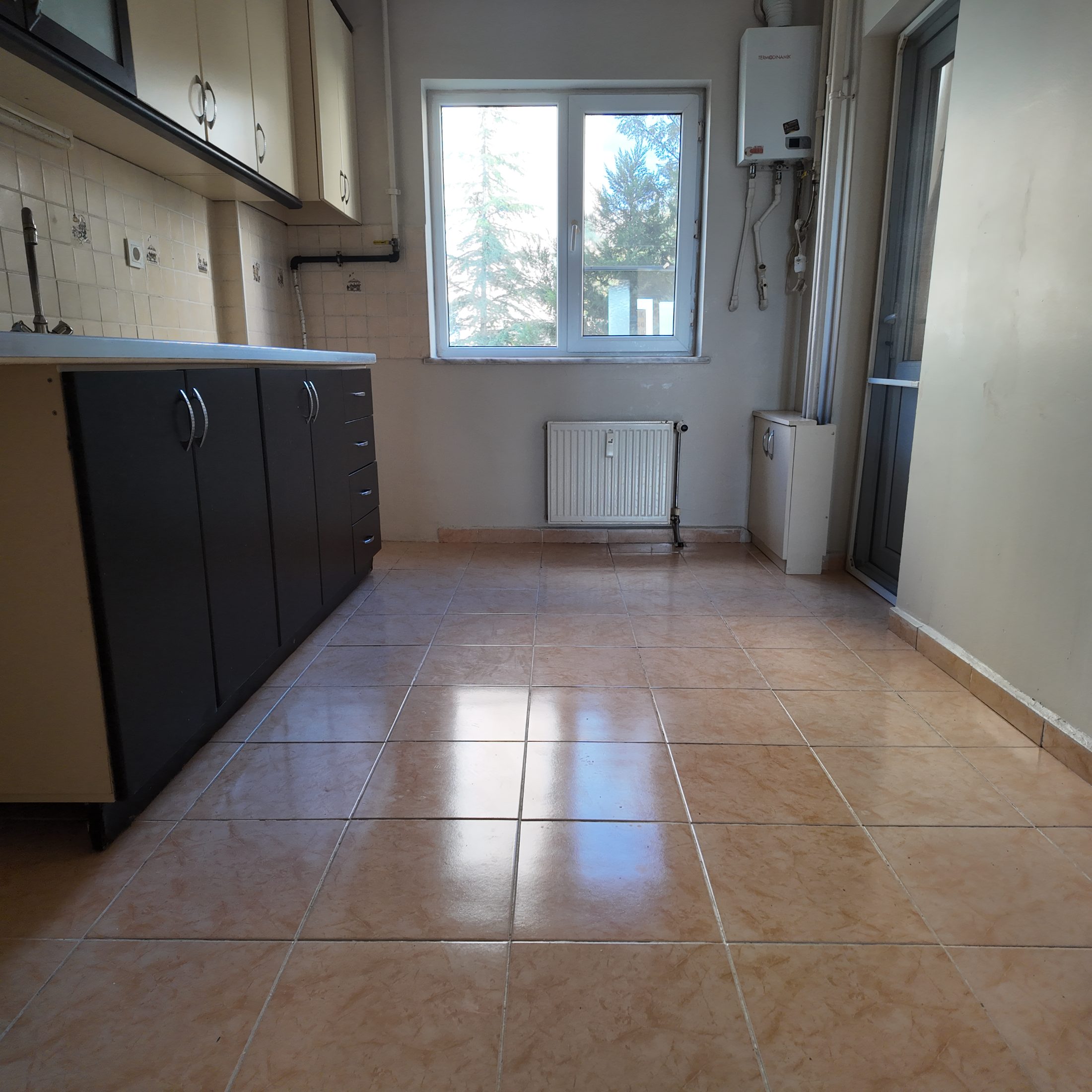 TOKİ KONUTLARI SEVİLEN BLOKTA SATILIK 130 M2 3+1 ARAKAT DAİRE 9