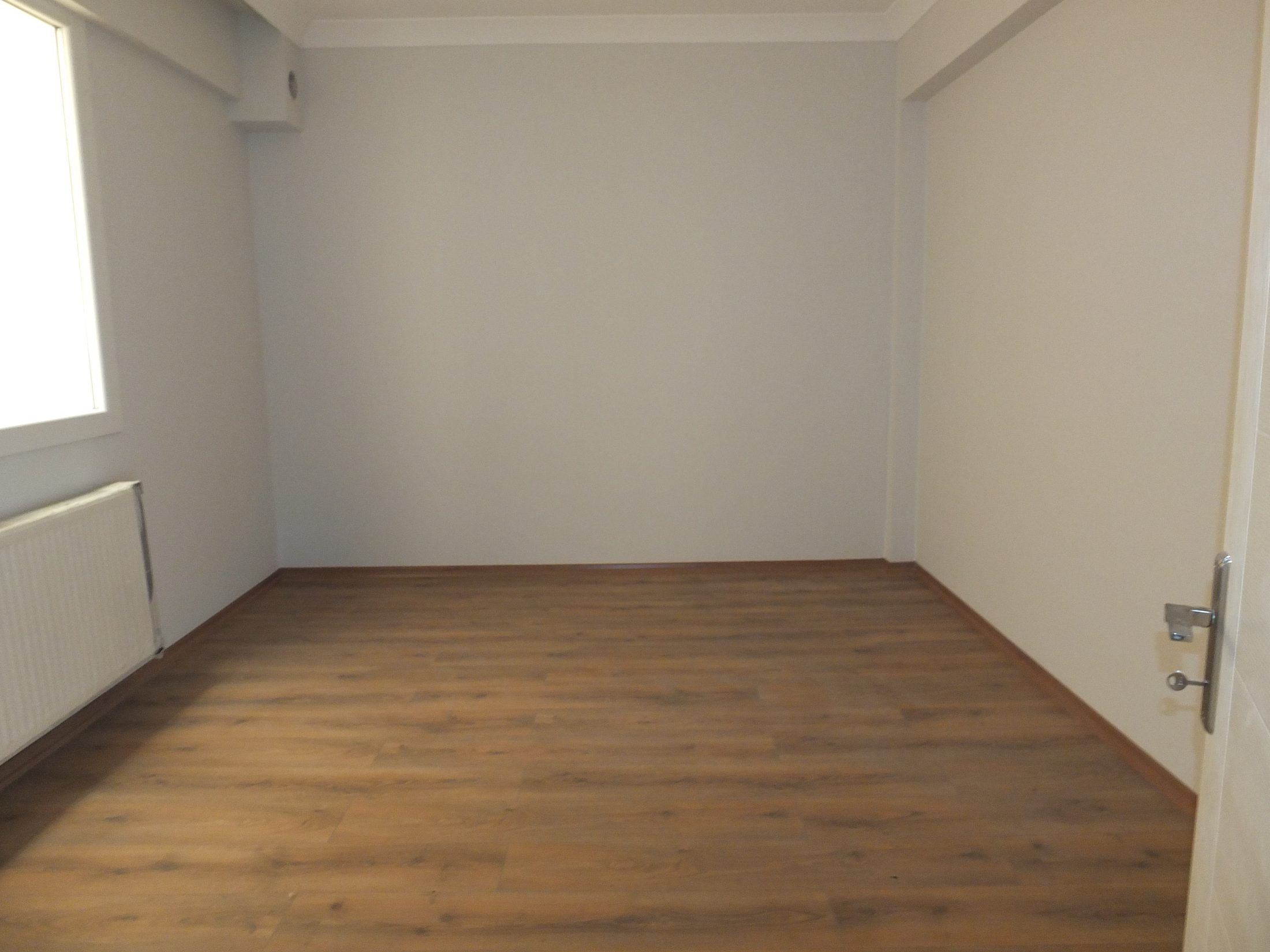 EFENDİ MAHALLESİ GENİŞ CADDE ÜZERİ 100 M2 2+1 SIFIR DAİRE 4