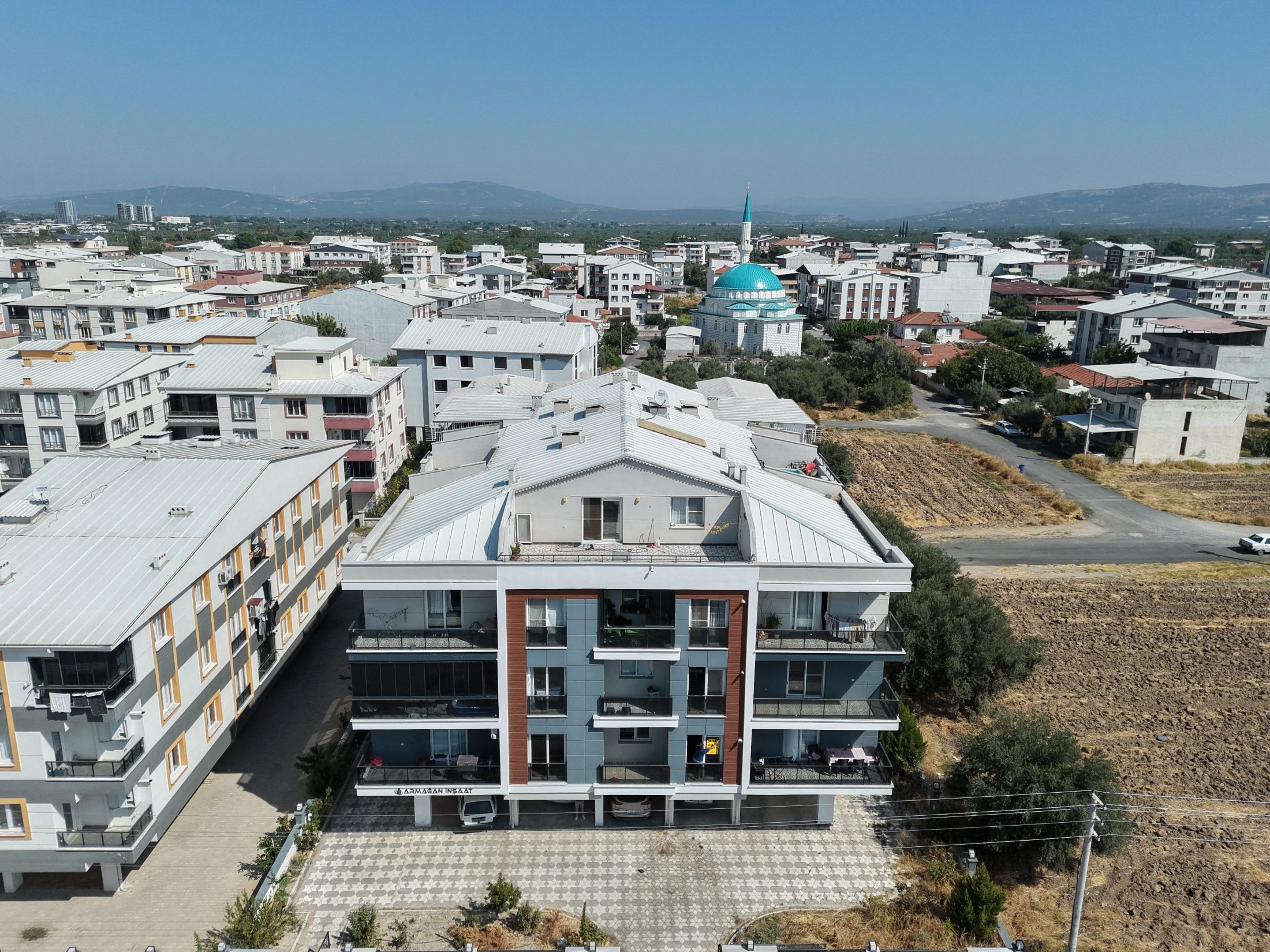EFENDİ MAHALLESİ GENİŞ CADDE ÜZERİ 100 M2 2+1 SIFIR DAİRE