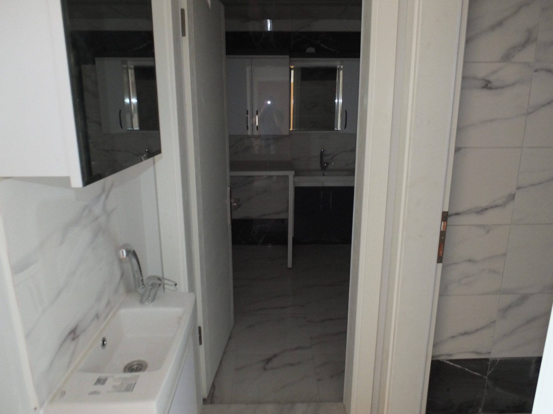 EFENDİ MAHALLESİ GENİŞ CADDE ÜZERİ 100 M2 2+1 SIFIR DAİRE 6