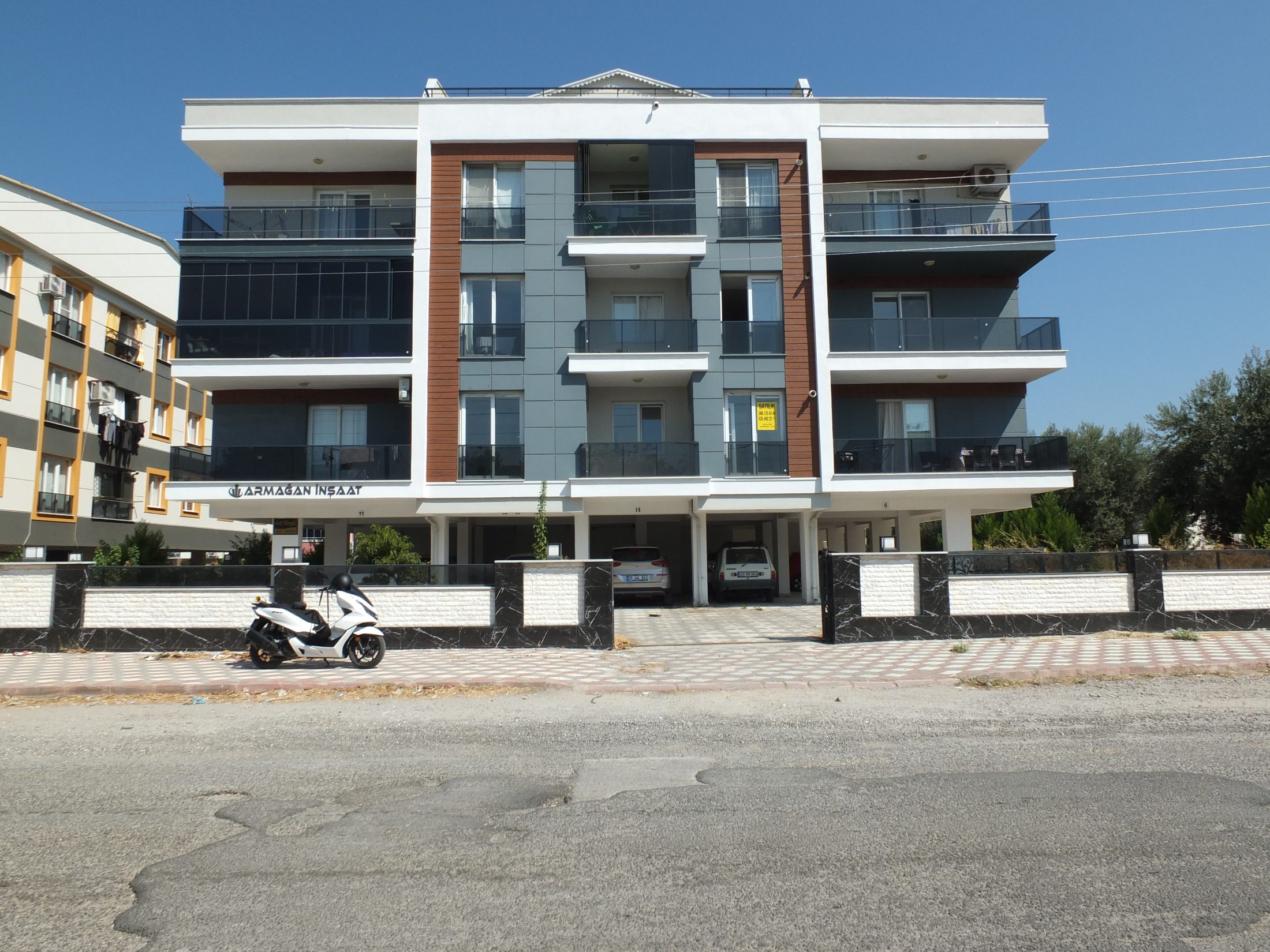 EFENDİ MAHALLESİ GENİŞ CADDE ÜZERİ 100 M2 2+1 SIFIR DAİRE 23
