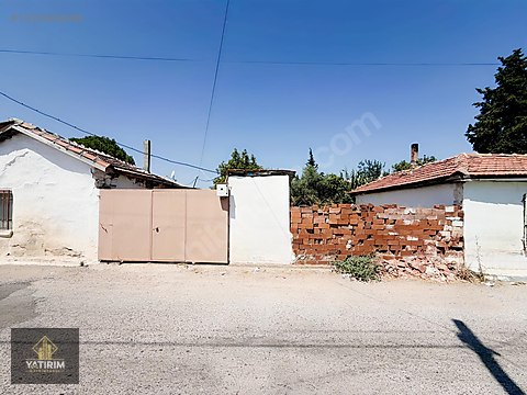 Cumhuriyet Mahallesi'nde Satılık Müstakil Ev ve Bahçesi